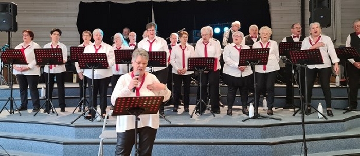 Chorale de Spay au repas Anniversaire 1er semestre 2023 du Club Poigny