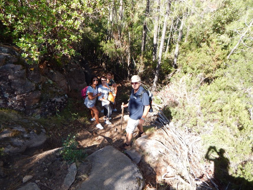 Au coeur du cirque de Bonifatu. Marche courte mais musclée vers la bergerie après baignade (piscine naturelle)