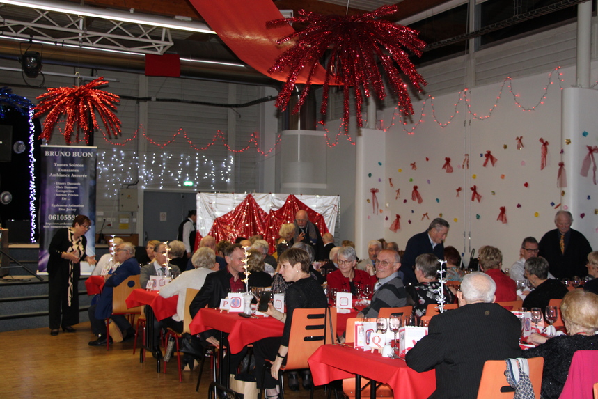 Repas réveillon Saint-Sylvestre 2023