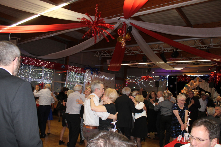 Repas réveillon Saint-Sylvestre 2023