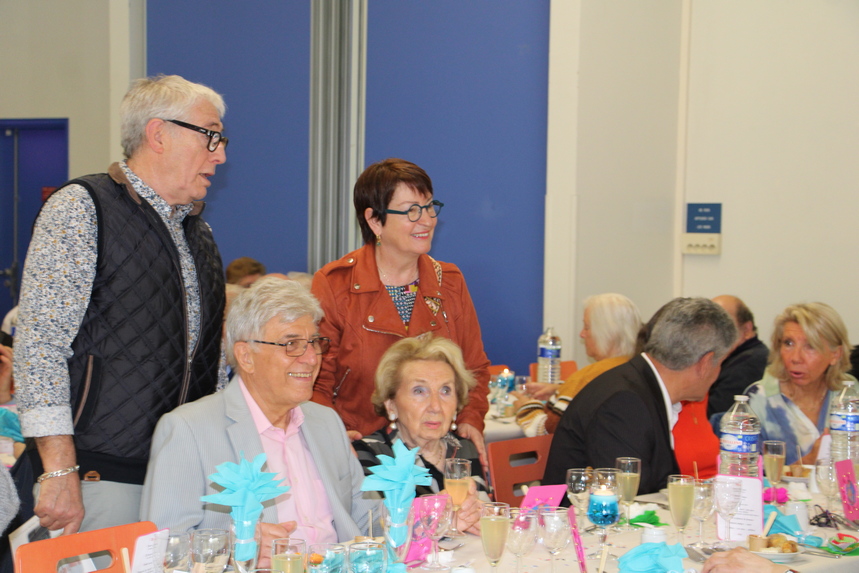 Repas des 75 ans du club Poigny le 14 avril 2024 à la salle Pierre Guédou Le Mans